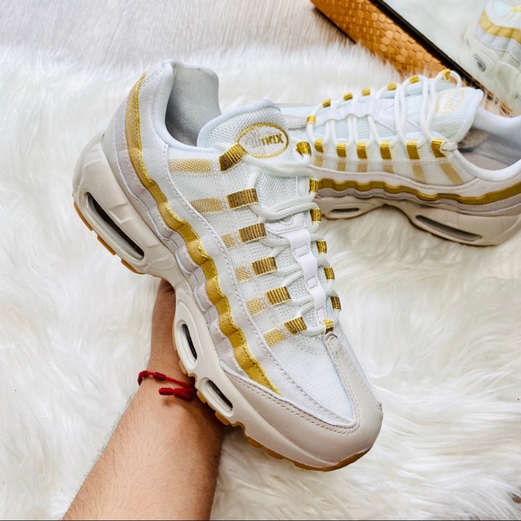 đNike Air Max 95 âDesert Sand / Metallic Goldâ - Picture 4 of 7